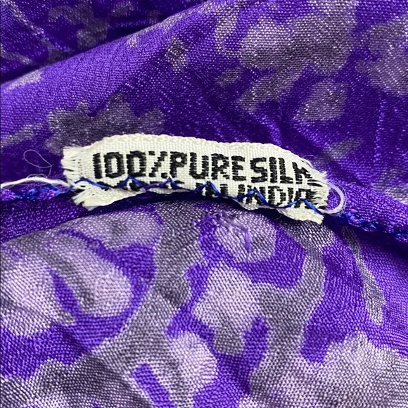 Vintage Silk Scarf | Floral Jacquard | 39x39 - Picture 5 of 10